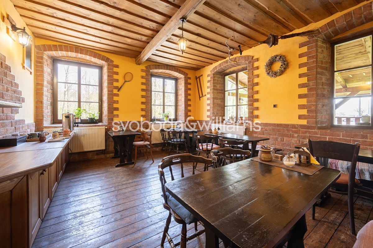 Prodej rodinného domu 792 m², pozemek 4658 m² – fotografie 3