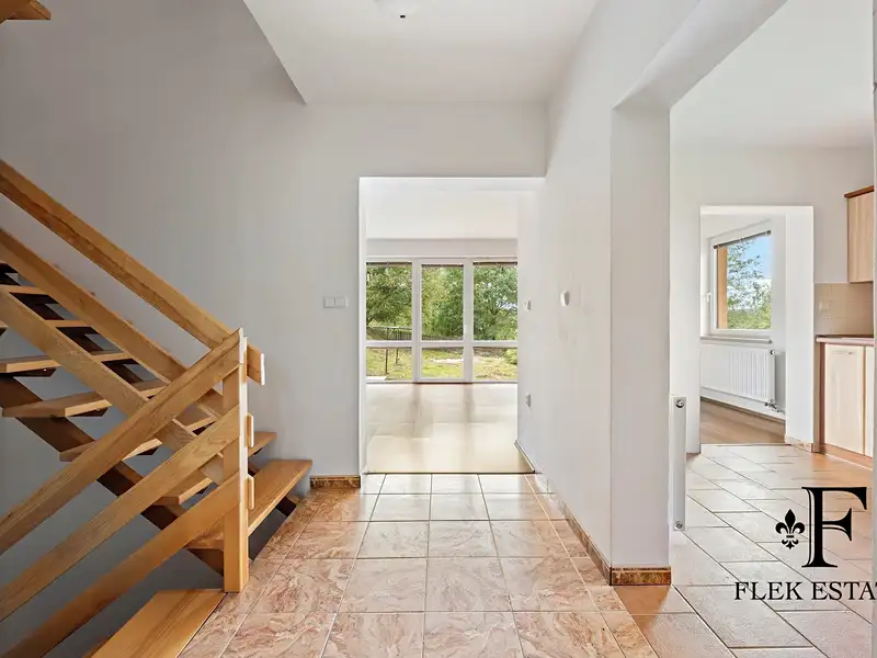 Prodej rodinného domu 180 m², pozemek 1666 m², Tisová – náhled fotky 3