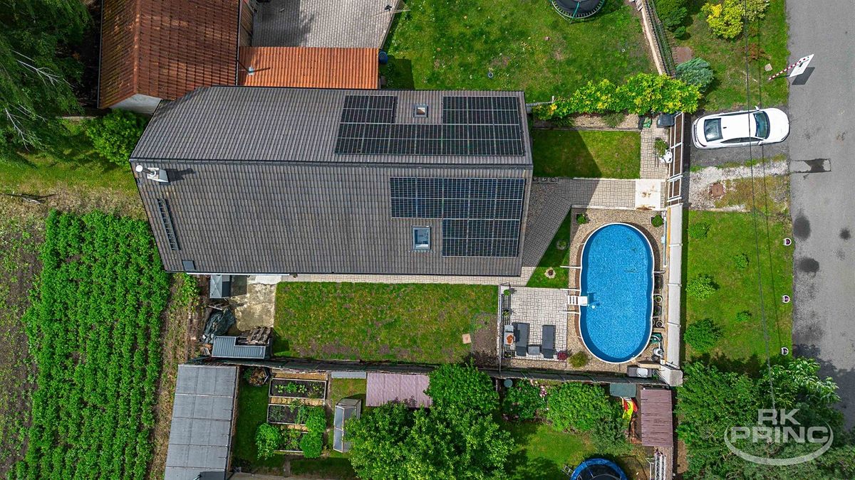 Prodej rodinného domu 200 m², pozemek 344 m² – fotografie 3