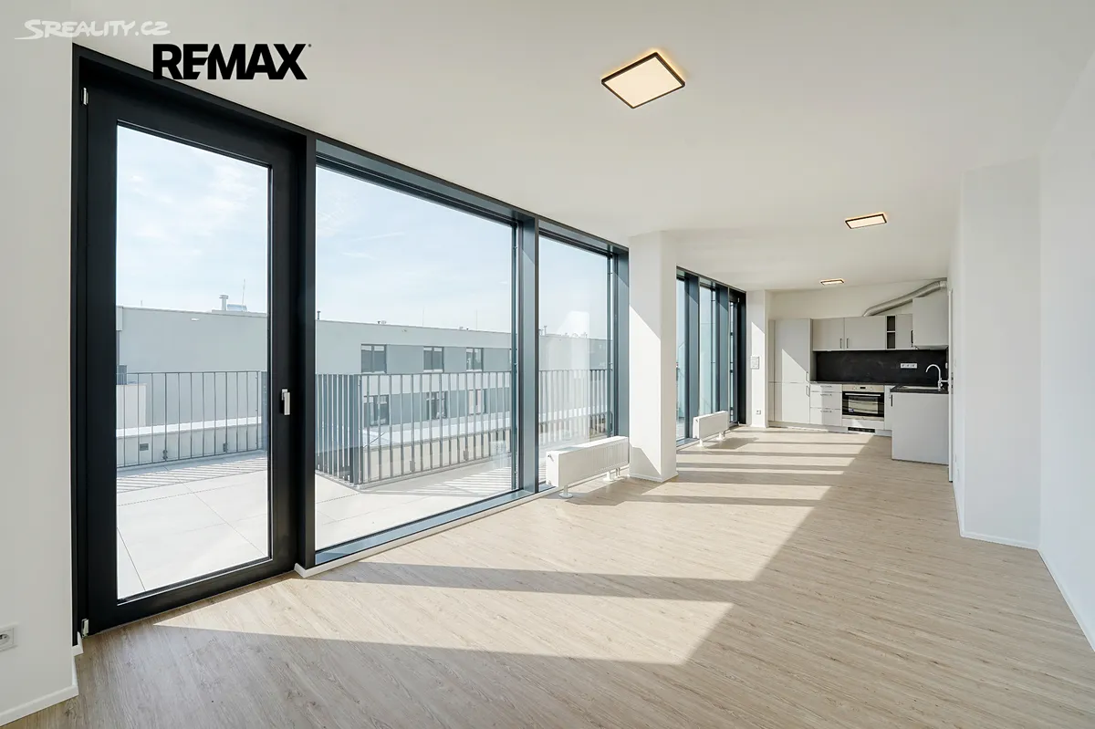 Pronájem bytu 2+kk 64 m² – pohled 3