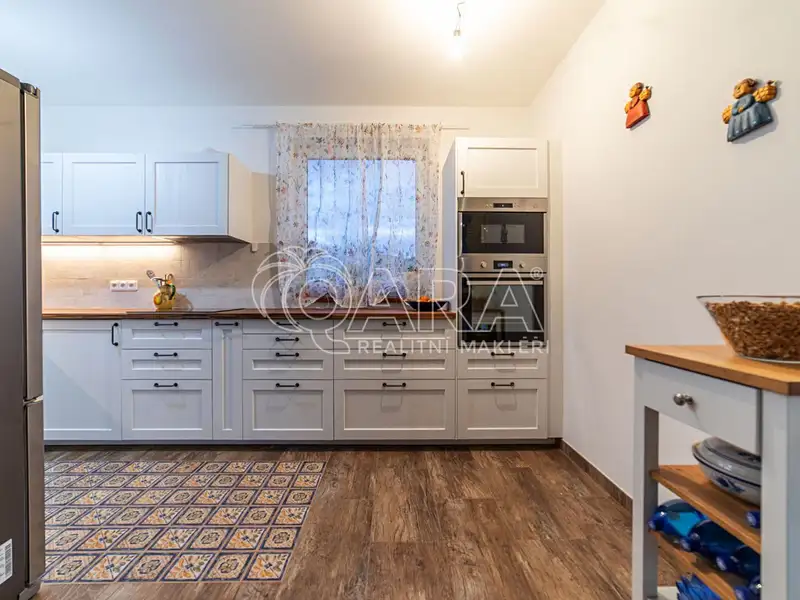Prodej rodinného domu 105 m², pozemek 2043 m², Lochovice – náhled fotky 3