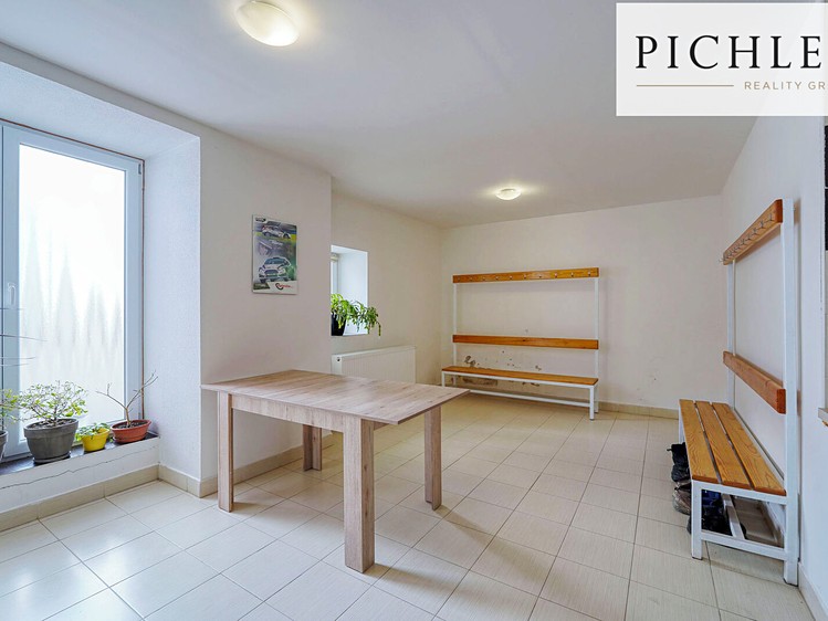 Комерційне приміщення в оренду, 1 361 м² (20 з 27)