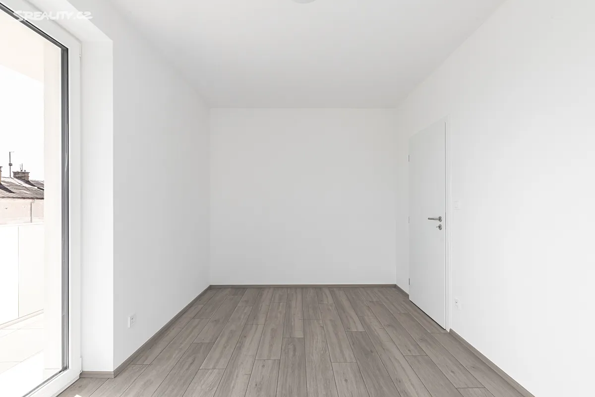 Pronájem bytu 2+kk 61 m² – pohled 3