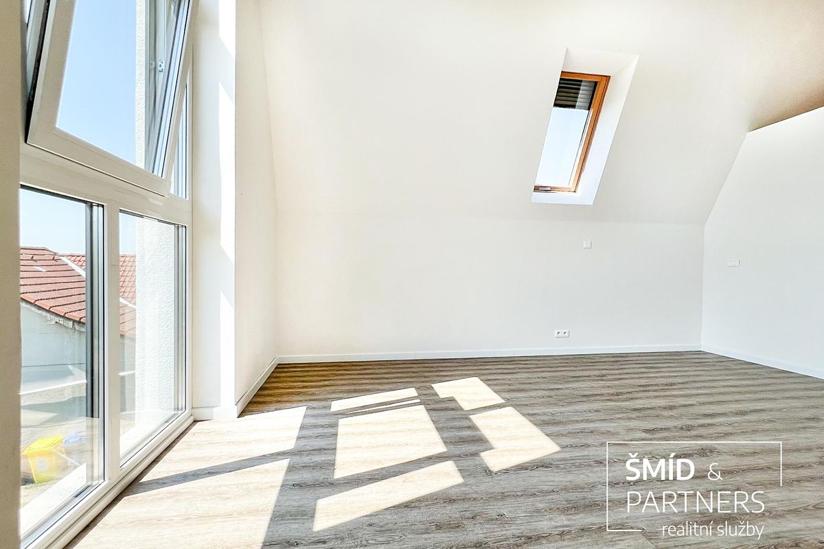 Prodej rodinného domu 230 m², pozemek 448 m² – fotografie 5