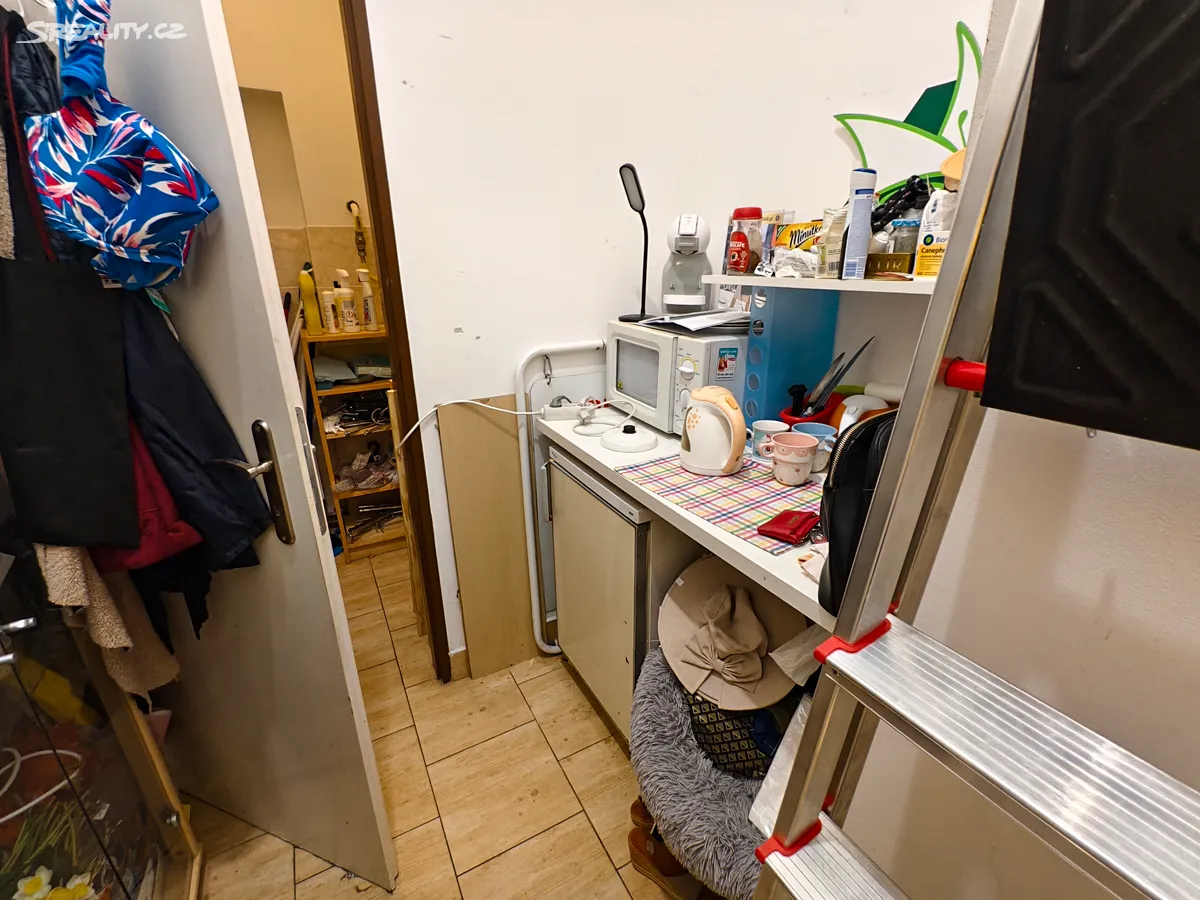 Prodej obchodního prostoru 70 m² – pohled 5