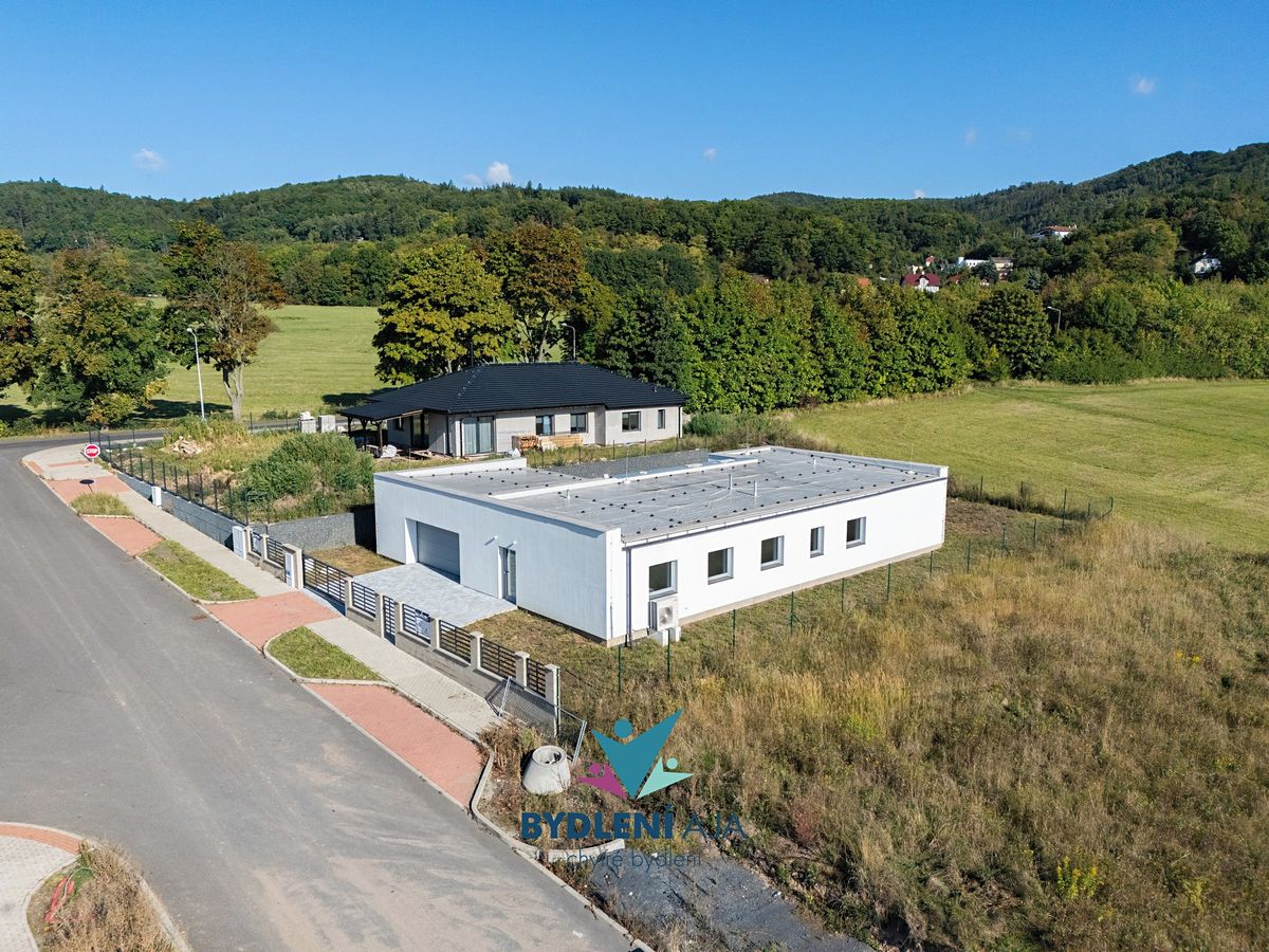 Prodej rodinného domu 206 m², pozemek 887 m² – fotografie 3
