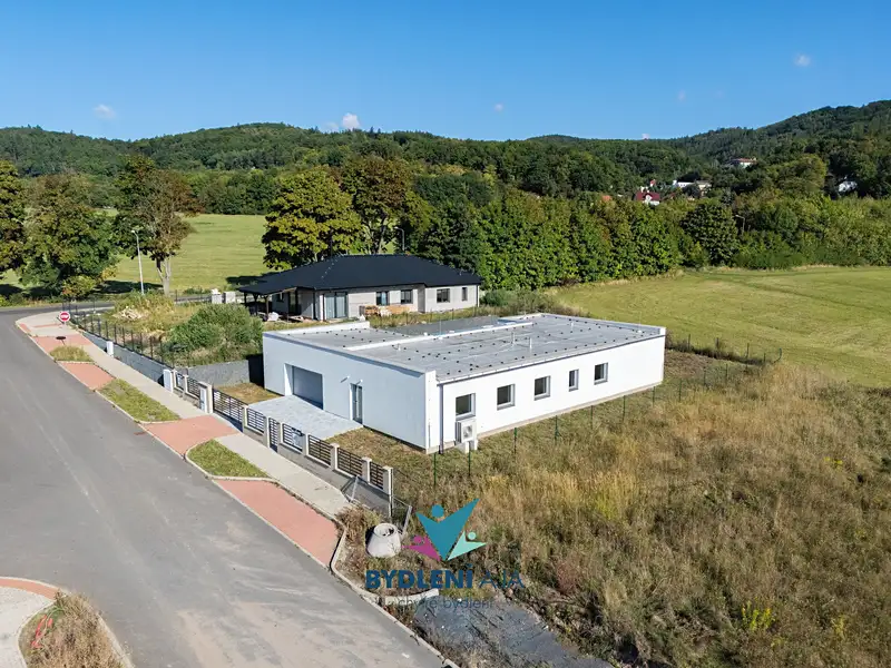 Prodej rodinného domu 206 m², pozemek 887 m², Dubí – náhled fotky 3