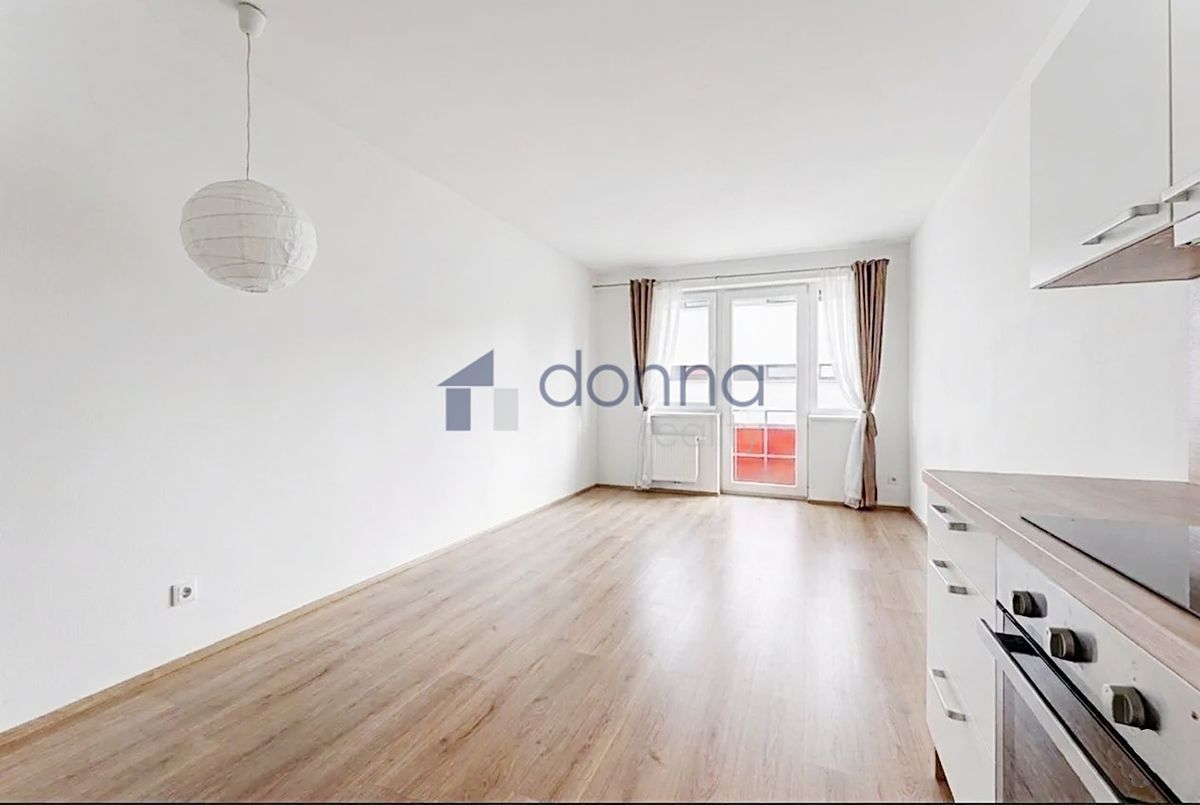 Pronájem bytu 1+kk 32 m²