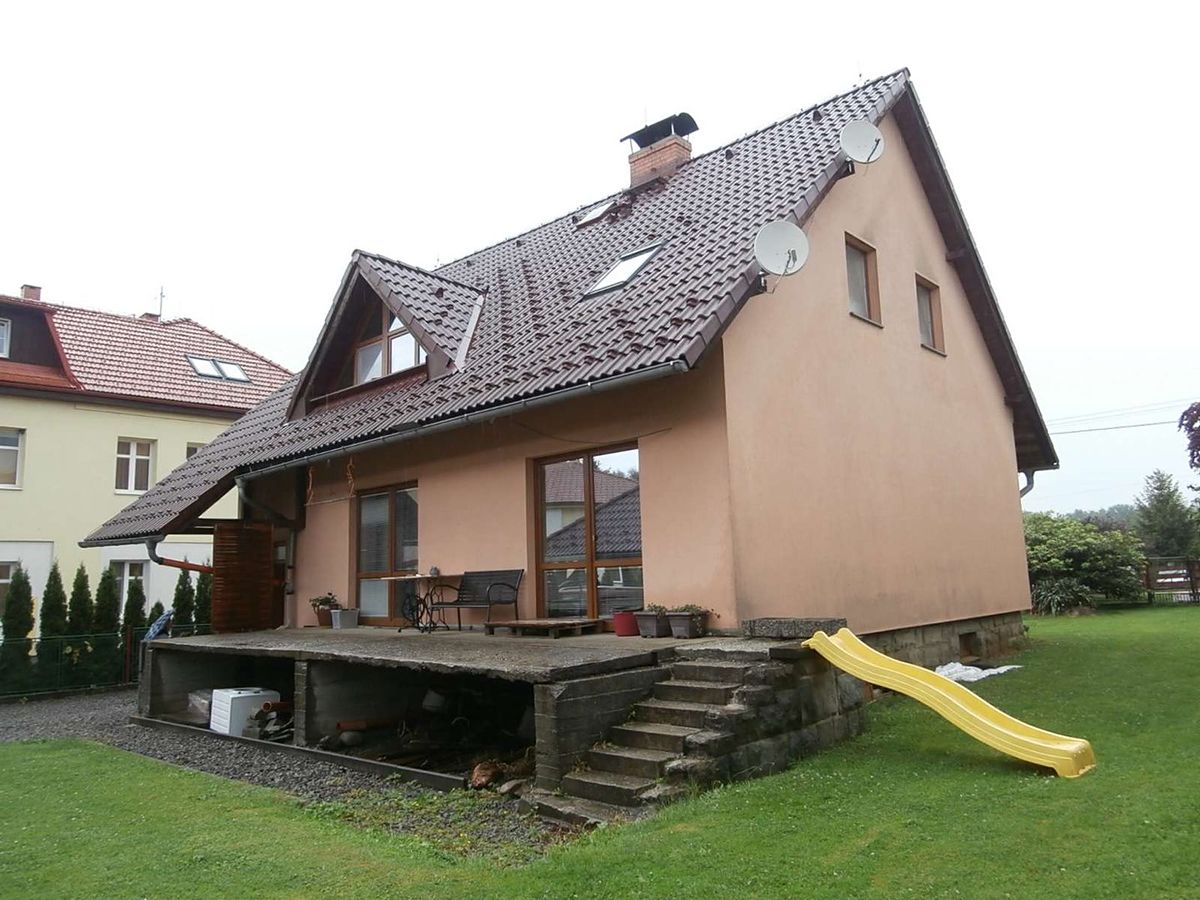Prodej rodinného domu 150 m², pozemek 1006 m² – fotografie 2