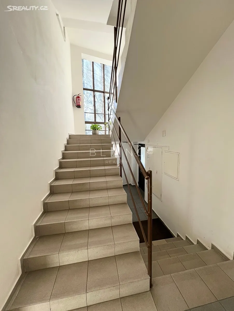 Pronájem bytu 1+kk 35 m² – pohled 6