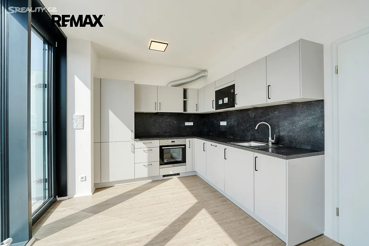 Pronájem bytu 2+kk 64 m² – pohled 4
