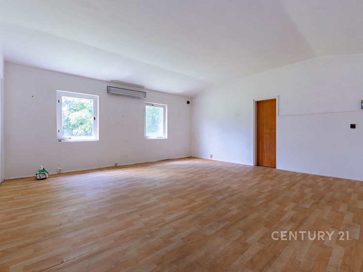Prodej komerčního prostoru, 273 m² (8 z 33)
