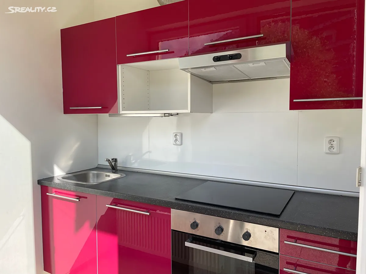 Pronájem bytu 1+kk 30 m² - Więcej