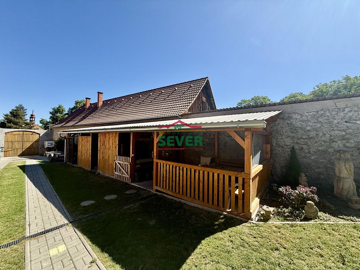 Prodej rodinného domu 220 m², pozemek 1576 m² – fotografie 4