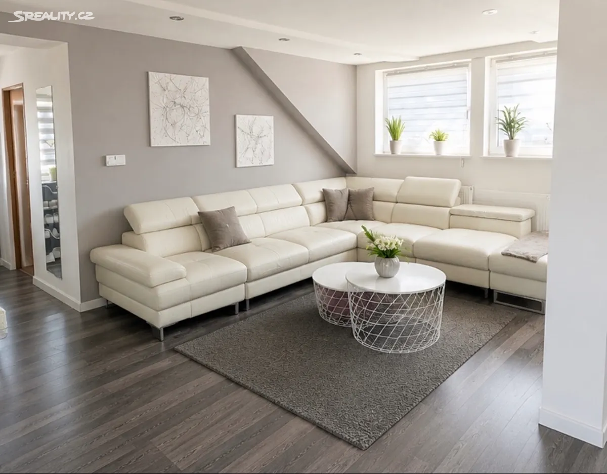 Prodej rodinného domu 196 m², pozemek 255 m² – pohled 3