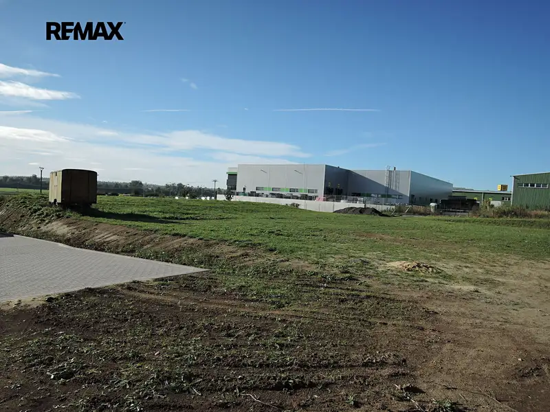 Prodej komerčního pozemku 10081 m², Znojmo – náhled fotky 3