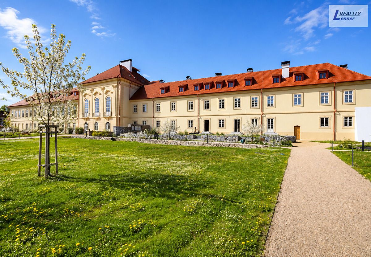 Pronájem bytu 1+kk 38 m²