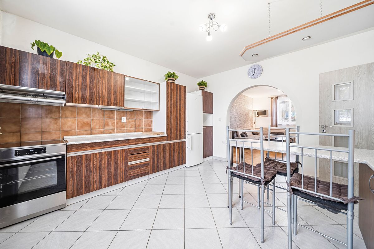 Prodej rodinného domu 133 m², pozemek 742 m² – fotografie 4