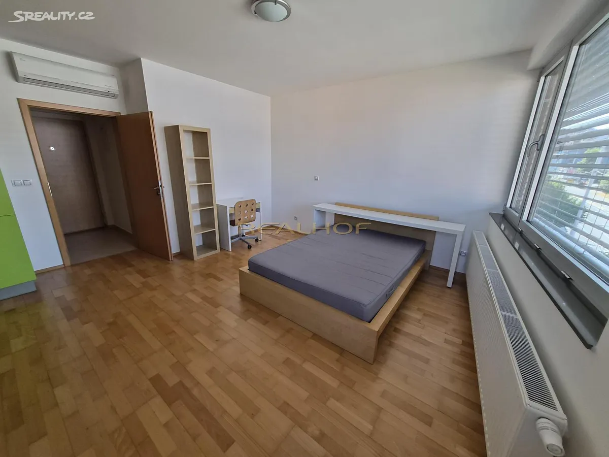 Pronájem bytu 1+kk 31 m², Brno