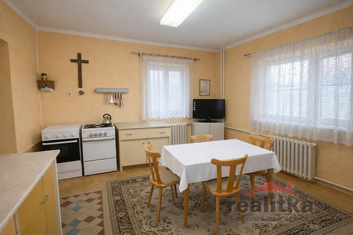 Prodej rodinného domu 137 m², pozemek 547 m² – fotografie 2