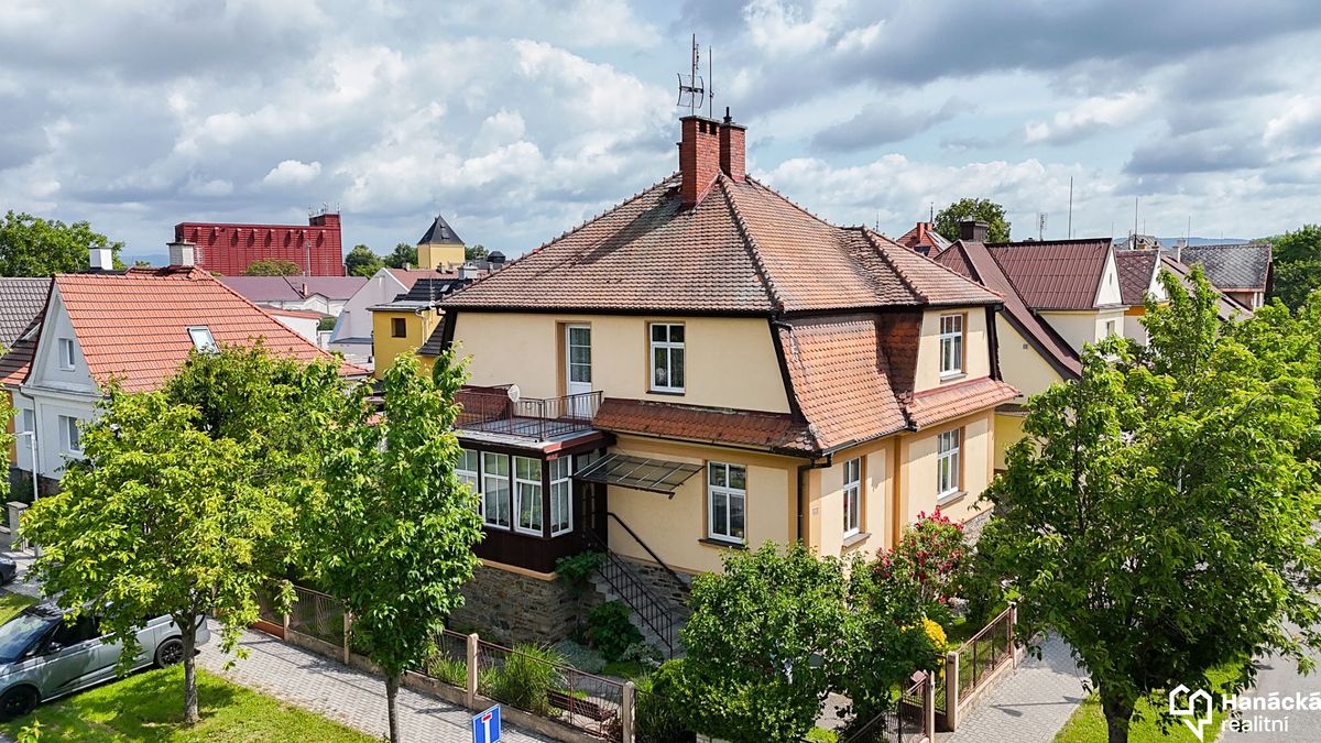 Prodej rodinného domu 400 m², pozemek 461 m²