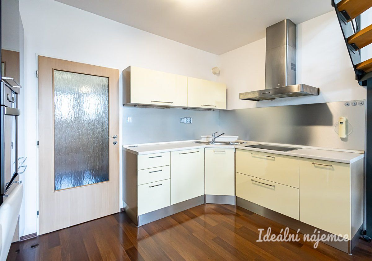 Pronájem bytu 2+kk 57 m²