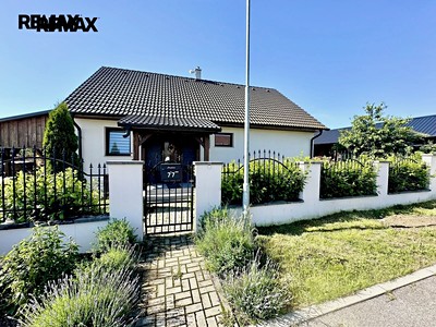 Pronájem  rodinného domu 90 m², pozemek 694 m²