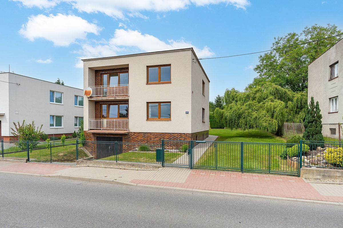 Prodej rodinného domu 250 m², pozemek 1964 m²
