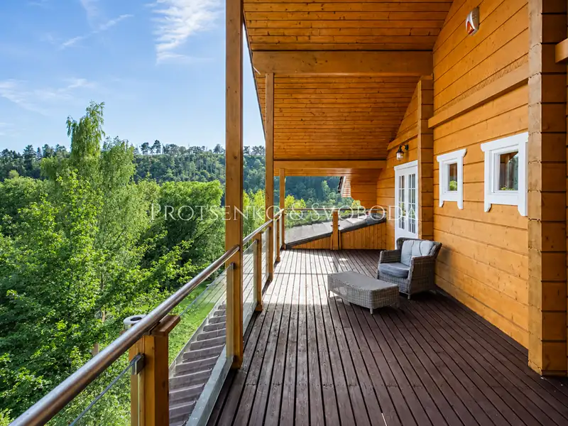 Prodej rodinného domu 750 m², pozemek 2400 m², Dublovice – náhled fotky 3