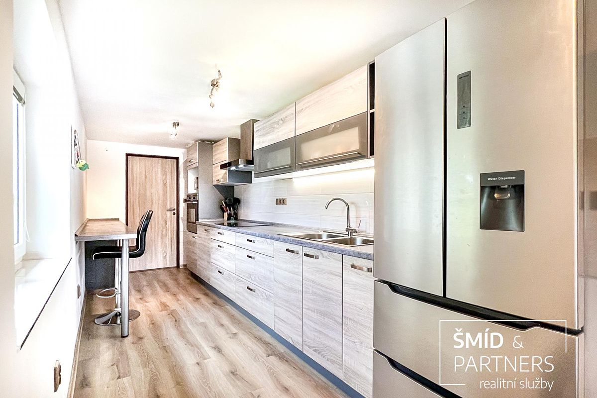 Prodej rodinného domu 150 m², pozemek 1141 m² – fotografie 3