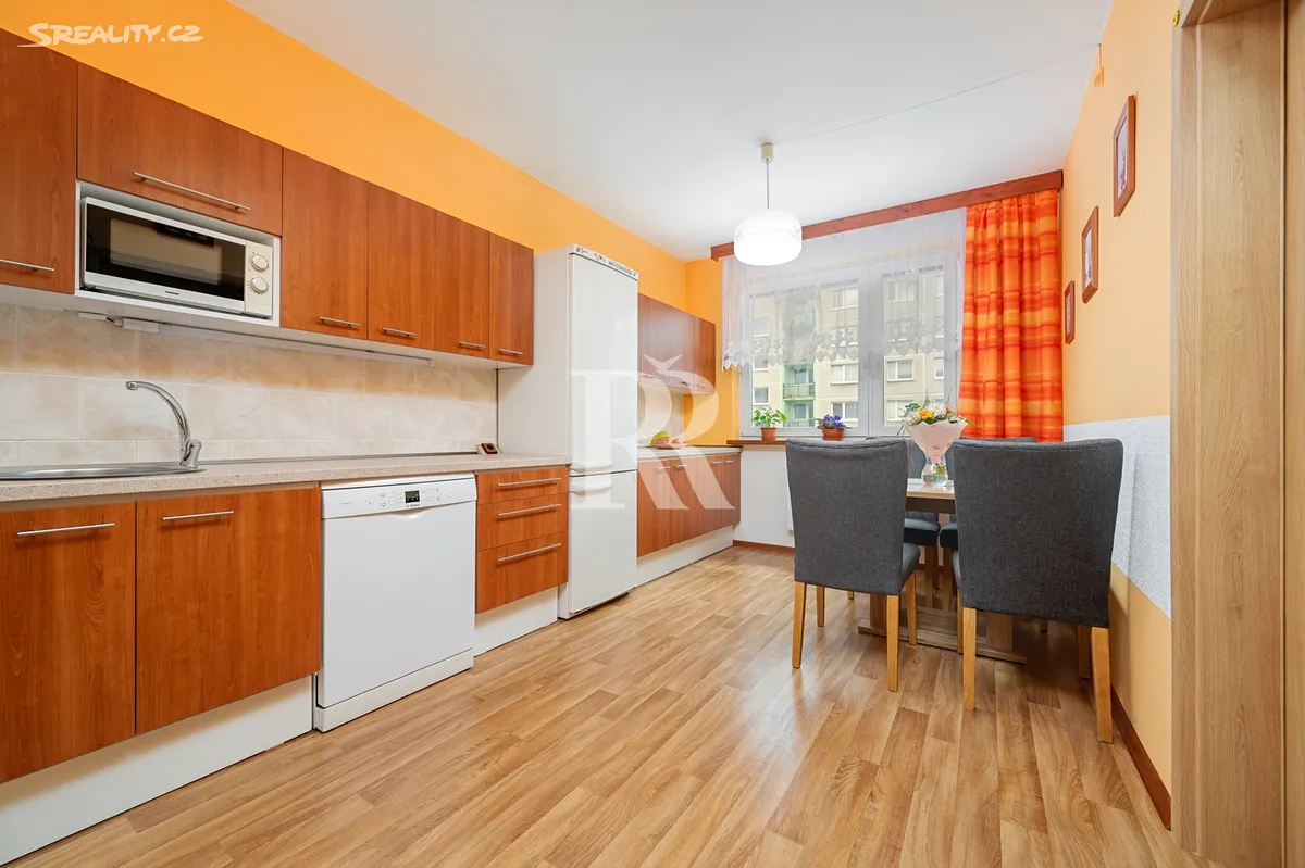 Prodej bytu 3+1 74 m² – pohled 3