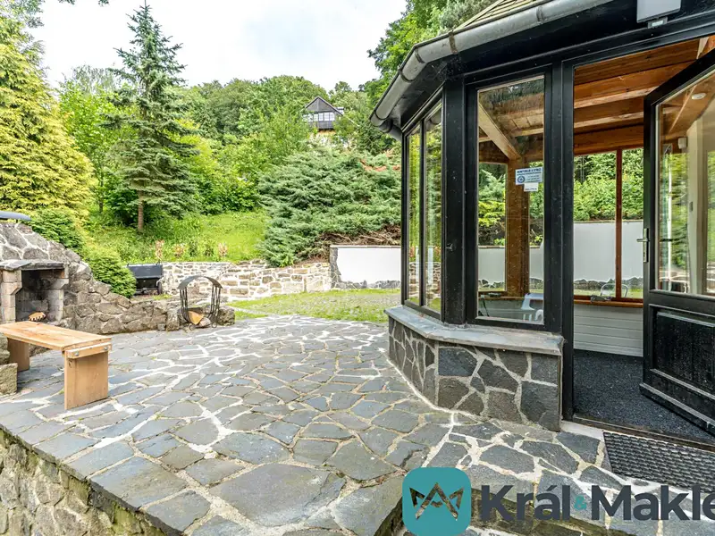 Prodej rodinného domu 265 m², pozemek 1373 m², Chuderov – náhled fotky 2