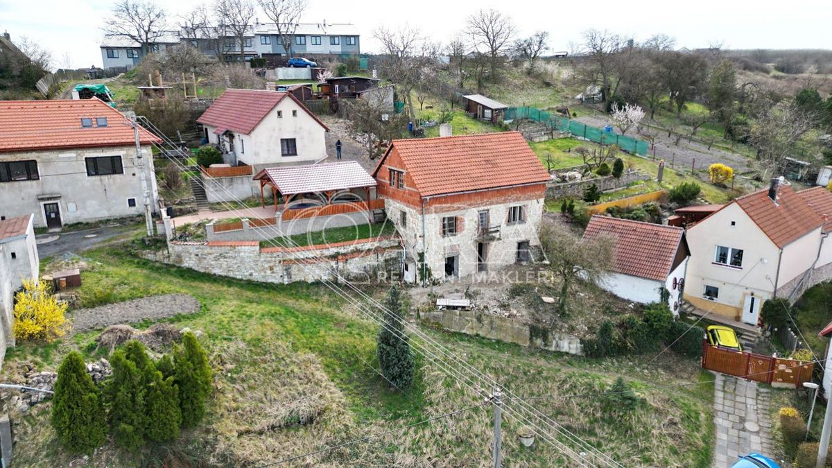 Prodej rodinného domu 175 m², pozemek 422 m² – fotografie 2