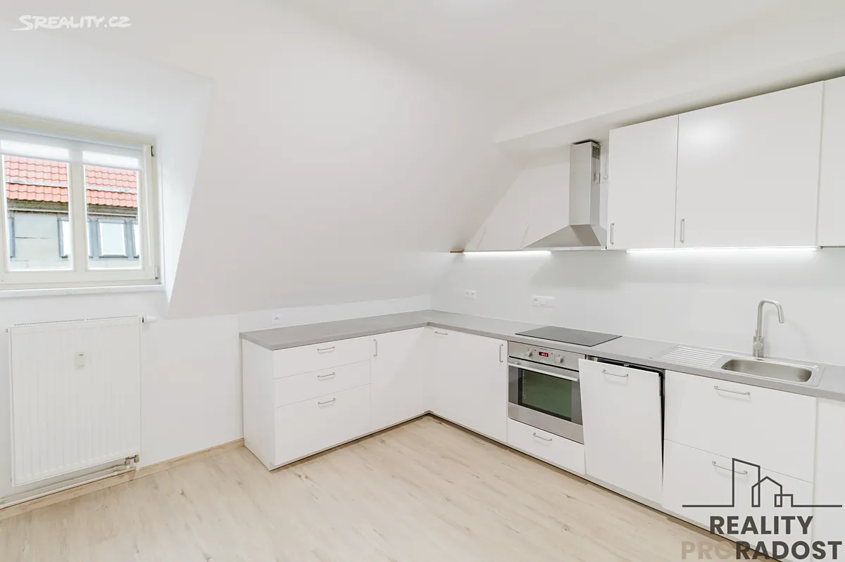 Pronájem bytu 2+1 70 m², Brno