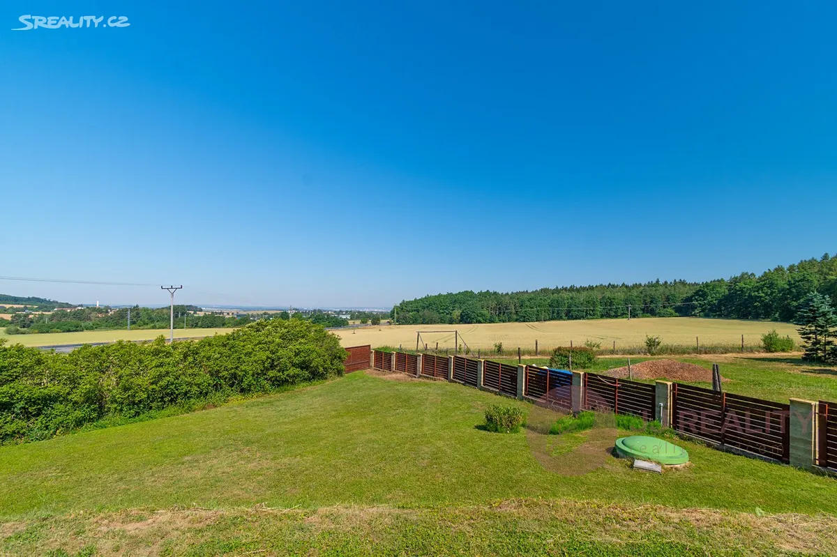 Prodej stavebního pozemku 440 m² – pohled 5
