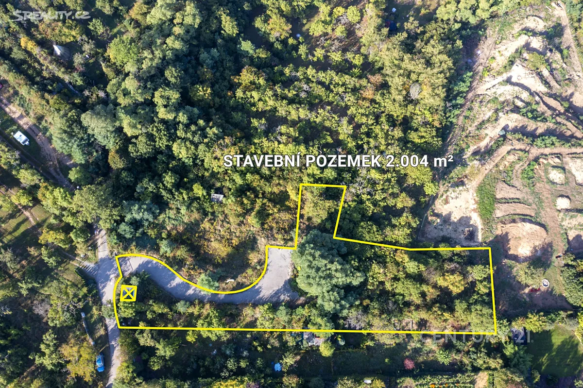 Prodej stavebního pozemku 2004 m² – pohled 3