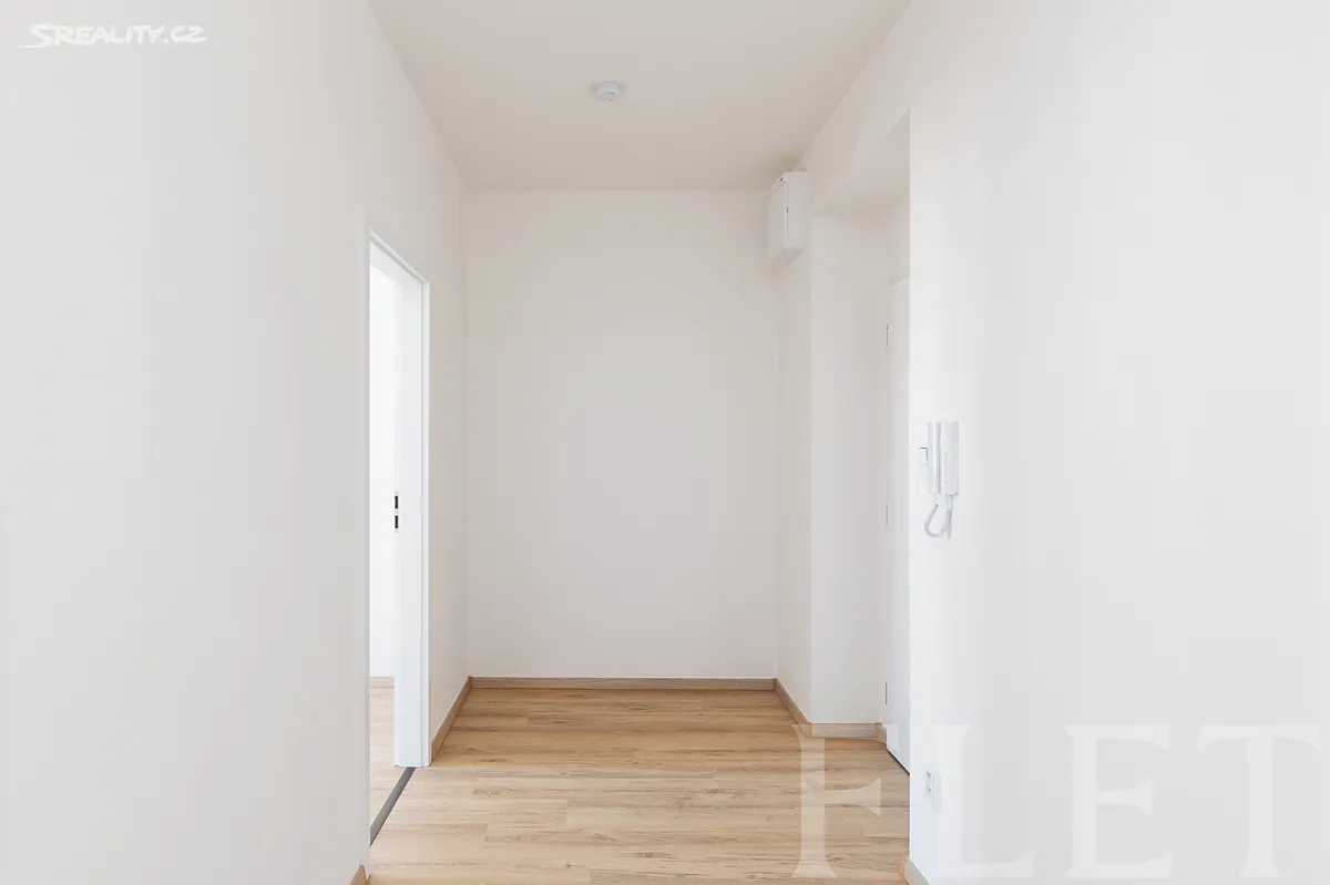 Pronájem bytu 2+kk 44 m² – pohled 6