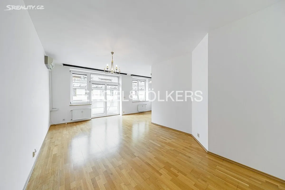 Pronájem bytu 3+1 100 m², Praha