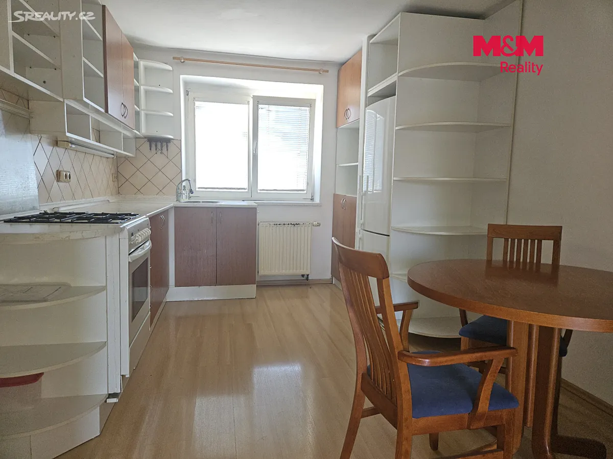 Pronájem bytu 2+1 65 m² – pohled 2