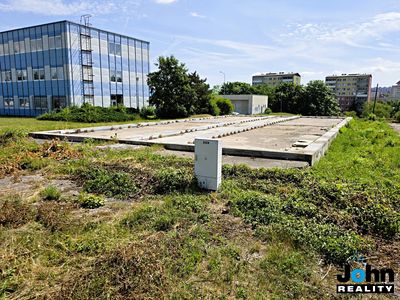Prodej komerčního pozemku 3662 m²