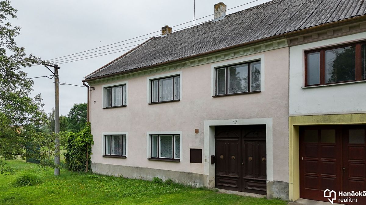 Prodej rodinného domu 290 m², pozemek 1031 m²