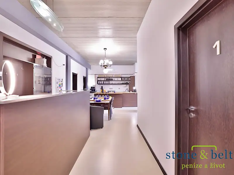Prodej ubytovacího zařízení 394 m², Kolín – náhled fotky 2