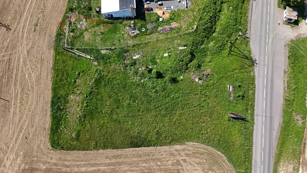 Prodej komerčního pozemku 2401 m²