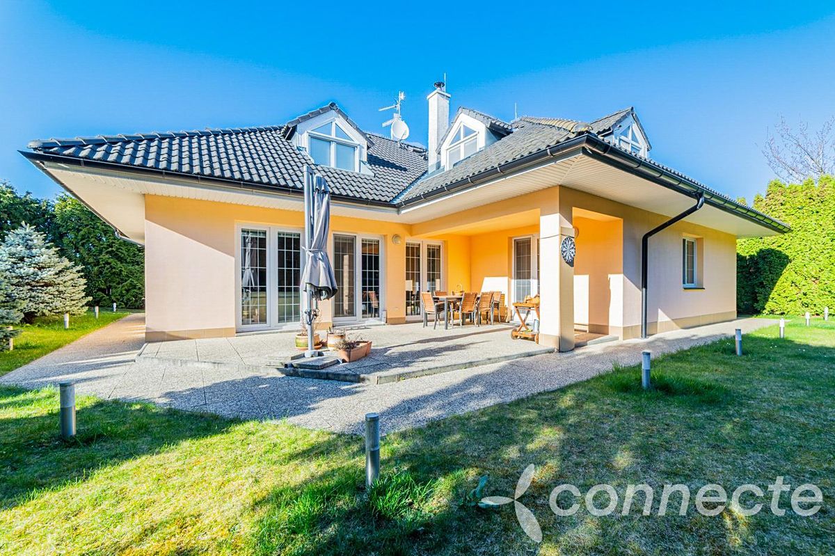 Prodej rodinného domu 267 m², pozemek 1202 m²