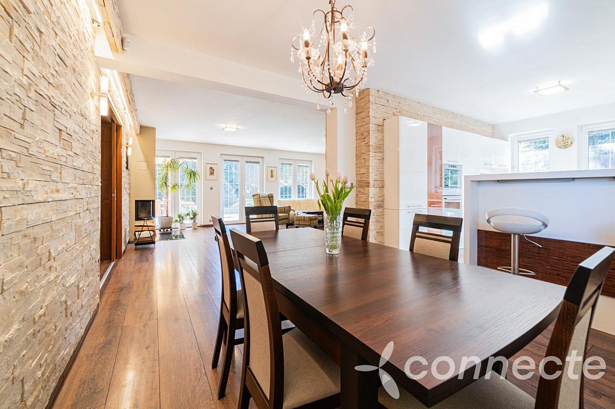 Prodej rodinného domu 267 m², pozemek 1202 m² – fotografie 4
