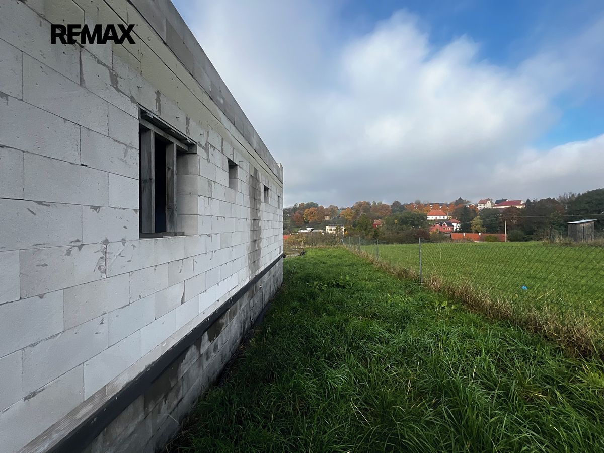 Prodej rodinného domu 210 m², pozemek 1311 m² – fotografie 4