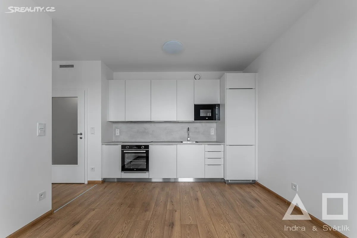 Pronájem bytu 1+kk 29 m² – pohled 2