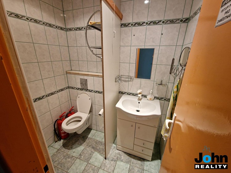 Комерційне приміщення в оренду, 400 м² (17 з 27)
