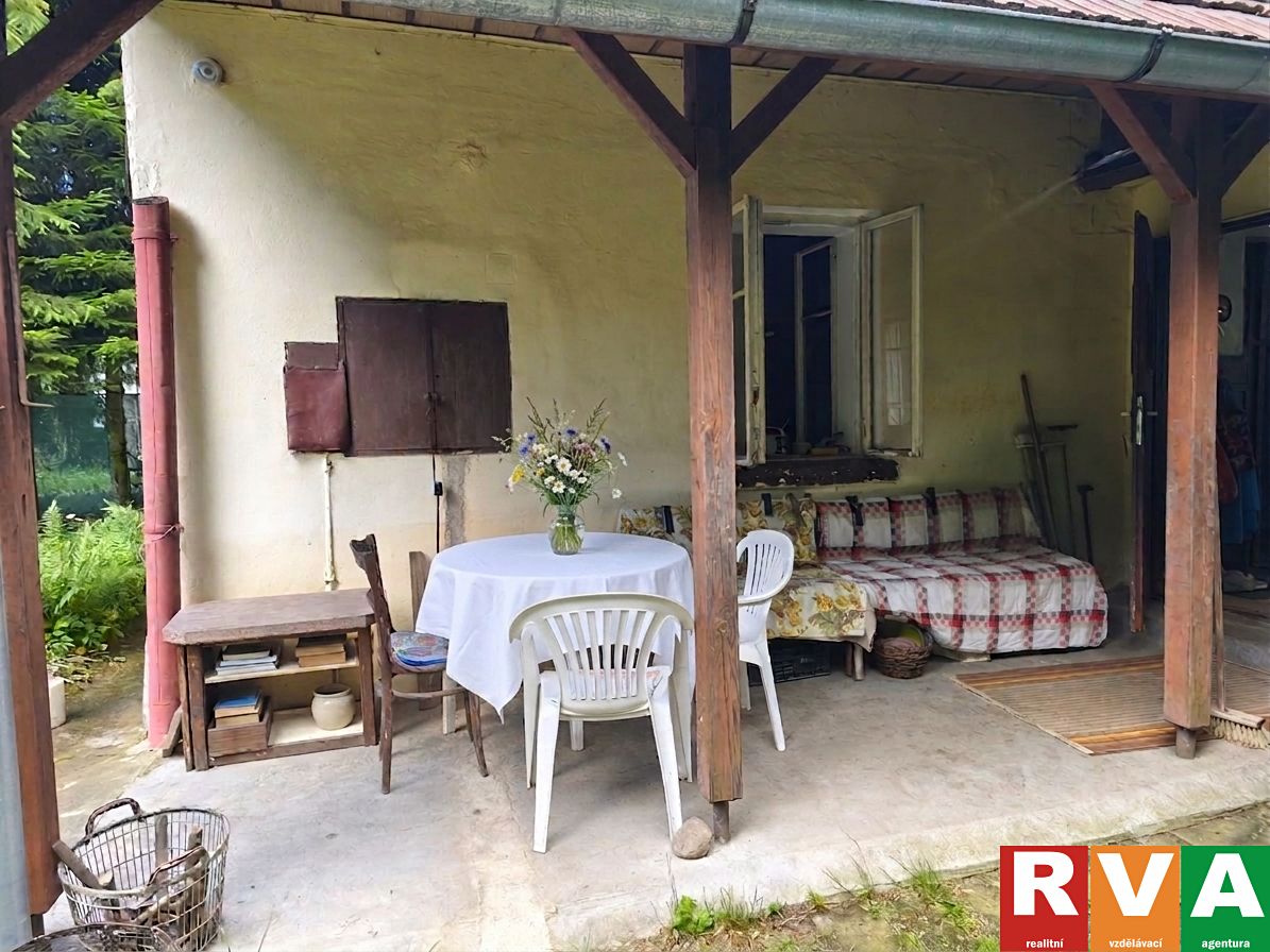 Prodej rodinného domu 100 m², pozemek 904 m² – fotografie 3