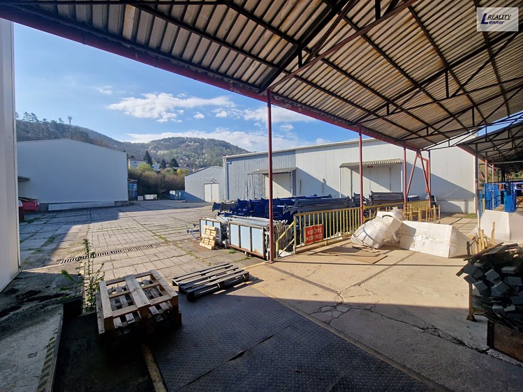 Pronájem komerčního prostoru, 1 279 m² (8 z 25)